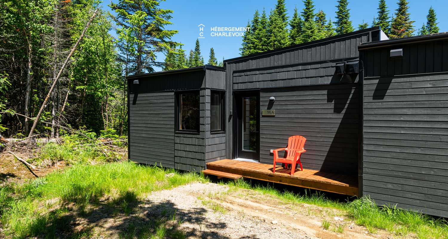 Refuge-16-A - Tini-house at the top the Massif